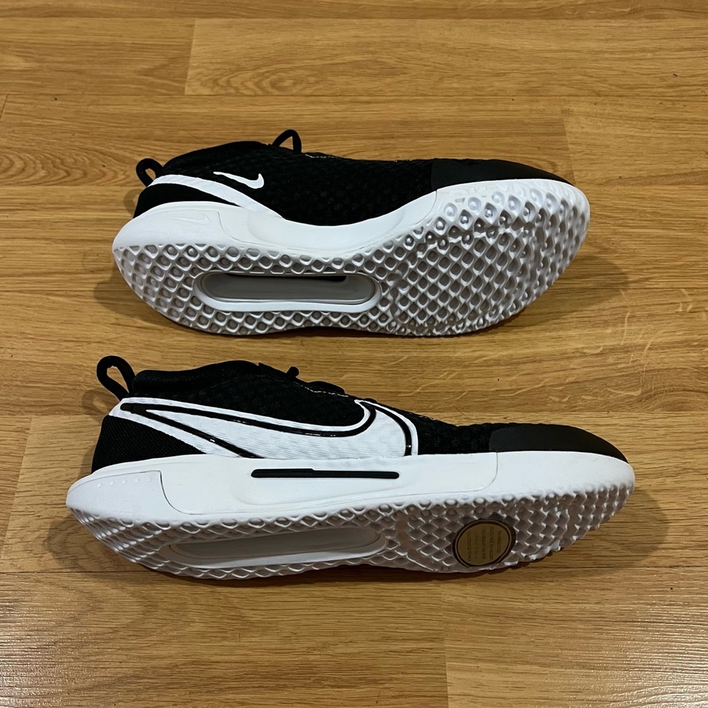 Nike Zoom Court Tennis Shoes - Picture 11 of 12